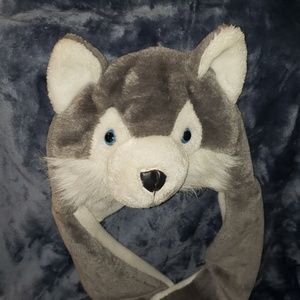 Wolf hat w/hand pockets